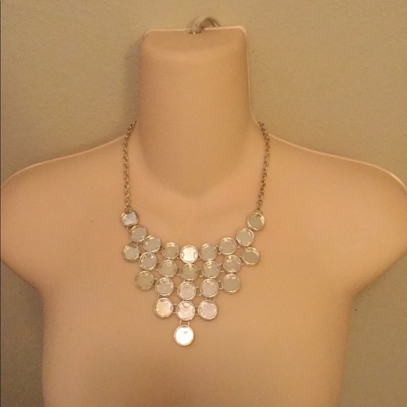 Jewelry - Mirror look Statement Necklace Silver toned modern